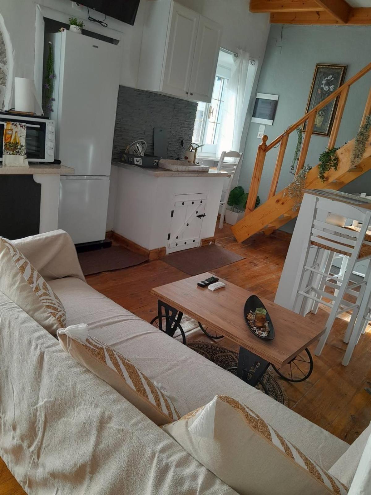 דירות מסונגי Archontissa Sea View House מראה חיצוני תמונה